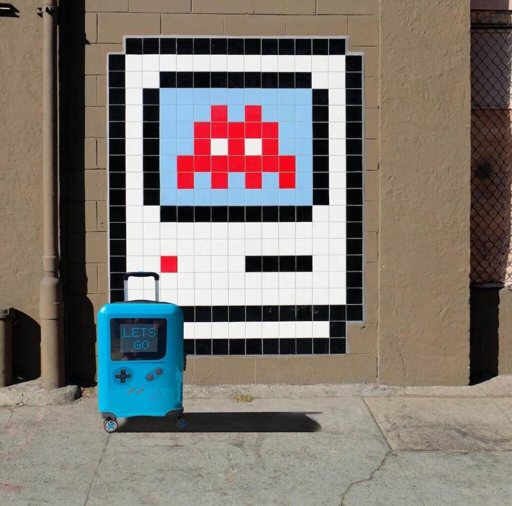 URBE 55 cm slimline suitcase, made for stricter airlines